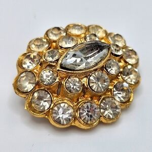 VINTAGE Pave Rhinestone Oval Gold Tone Brooch Pin